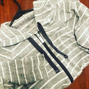 Underarmour zip sweatshirt